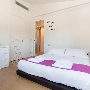 Stunning Floor Flat In The Heart Of Apartment