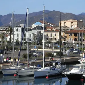 Ca' Nanopulin, Fronte Porto Appartamento Loano